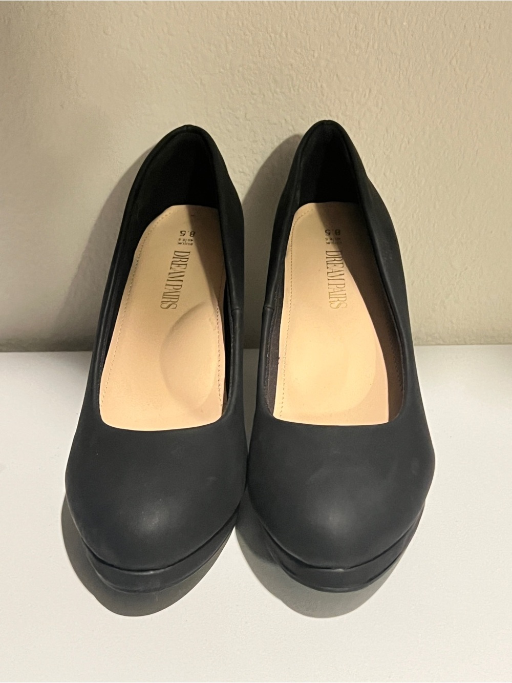 Dream Pairs Black Platform Closed-Toe Pumps